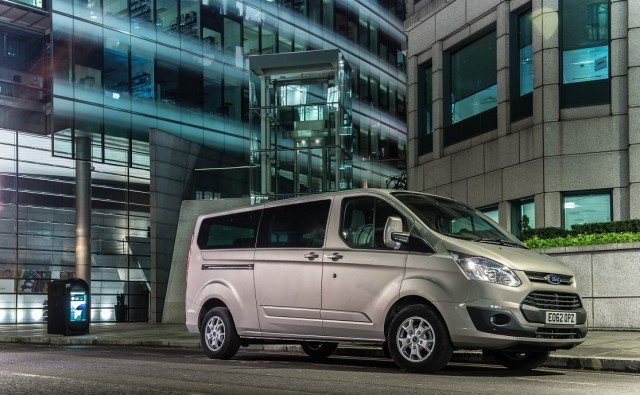 Ford Tourneo 2013-5.jpg